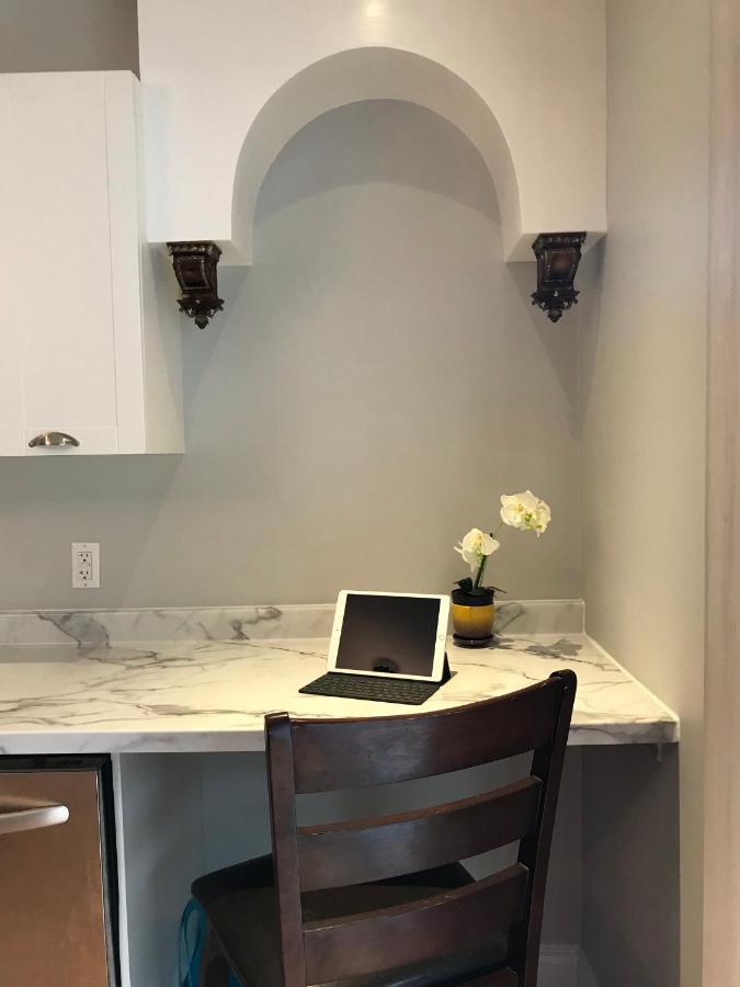 Ottawa Downtown Executive Apartment Retreat With Private Balcony Near Bank Street - Sleep Max 2 Eksteriør billede