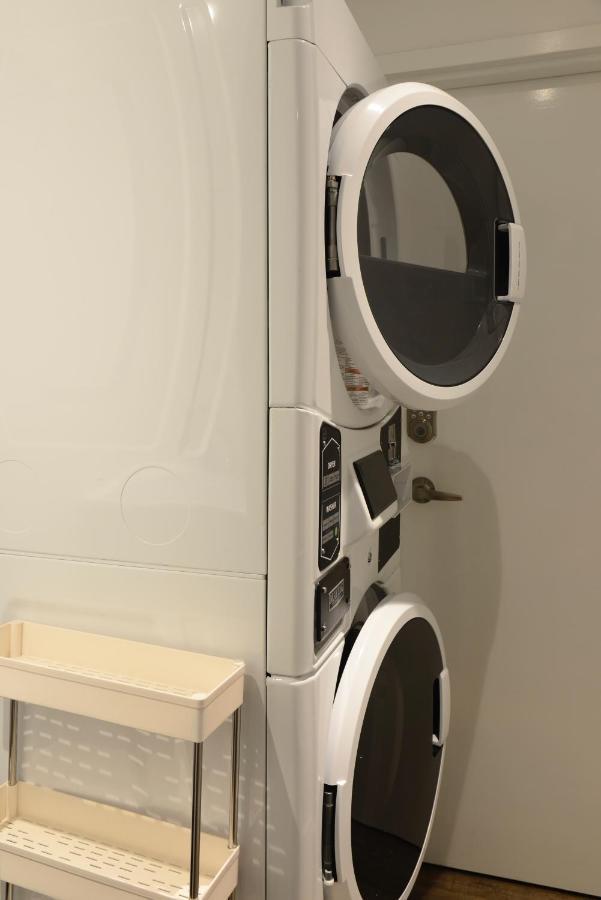 Ottawa Downtown Executive Apartment Retreat With Private Balcony Near Bank Street - Sleep Max 2 Eksteriør billede